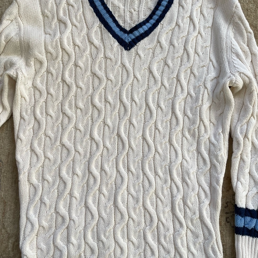 American Eagle Oversized Cable Knit V Neck Sweater, Cream, Size S - Picture 2 of 7